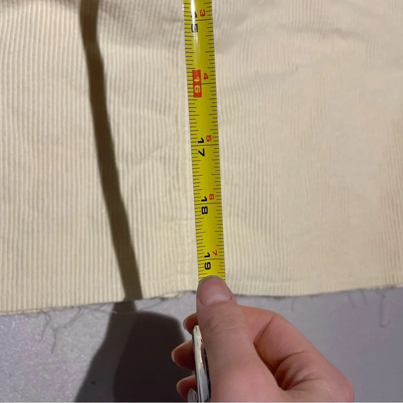 BDG Women's Pale Yellow Corduroy Cropped Boxy Oversized Baggy Jacket Sz Small - Picture 9 of 10